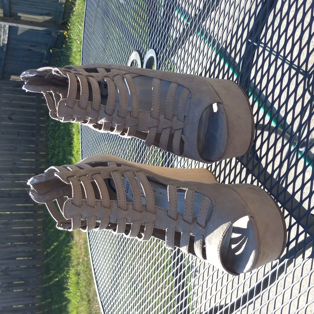Guess tan platform gladiator shoes women's size 8.5